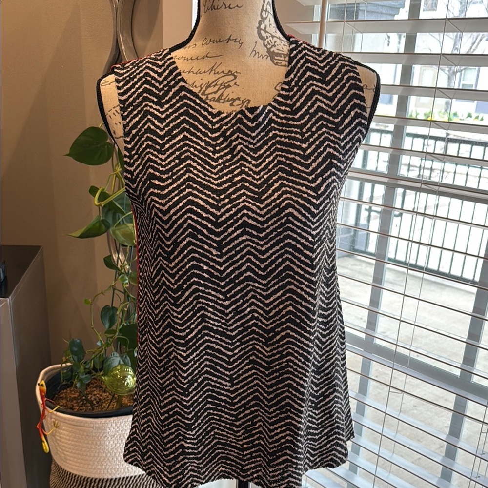 Black and White Chevron Women's Top